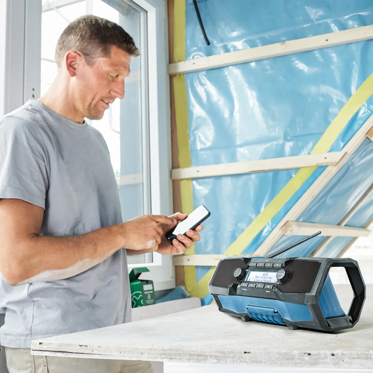 Bosch GPB 18V-2 C Professional Bluetooth DAB & Radio 240V & Li-ion  Body only 06014A3170 - MonkeyTools