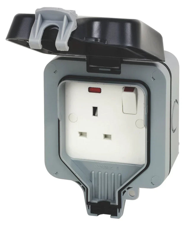 BRITISH GENERAL IP66 13A 1-GANG DP WEATHERPROOF OUTDOOR SWITCHED SOCKET - MonkeyTools
