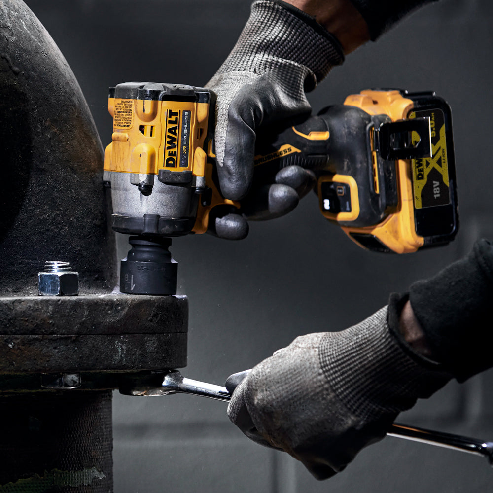 Dewalt DCF922P2T 18V XR Brushless 1/2" Impact Wrench With 2 x 5.0Ah Batteries - MonkeyTools