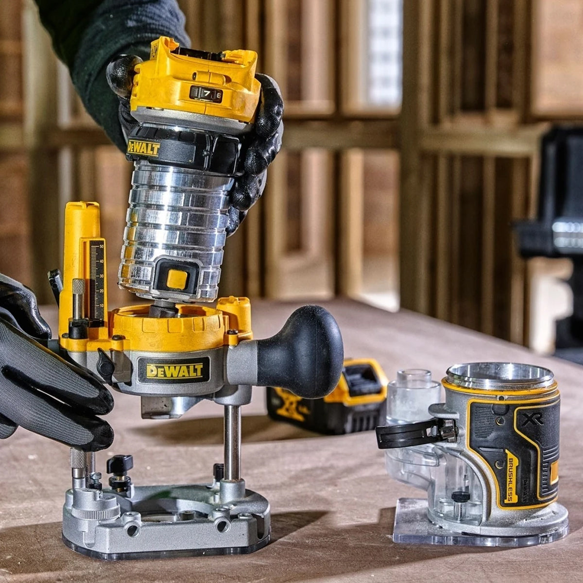 Dewalt DCW604NT 18V XR Brushless 1/4" Router Trimmer with 1 x 4.0Ah Battery - MonkeyTools