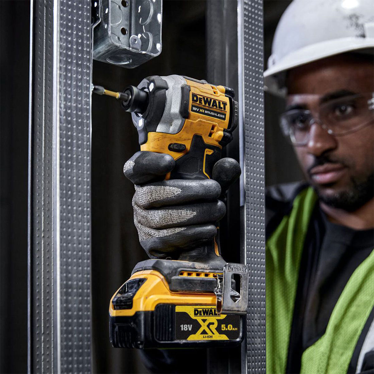 Dewalt DCF850NT 18V XR Brushless Impact Driver with 1 x 5.0Ah Battery Charger & Case - MonkeyTools