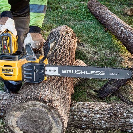 DeWalt DCMCS575X1-GB 54V Flexvolt Brushless 50cm Chainsaw with 1 x 3.0Ah Battery & Charger - MonkeyTools