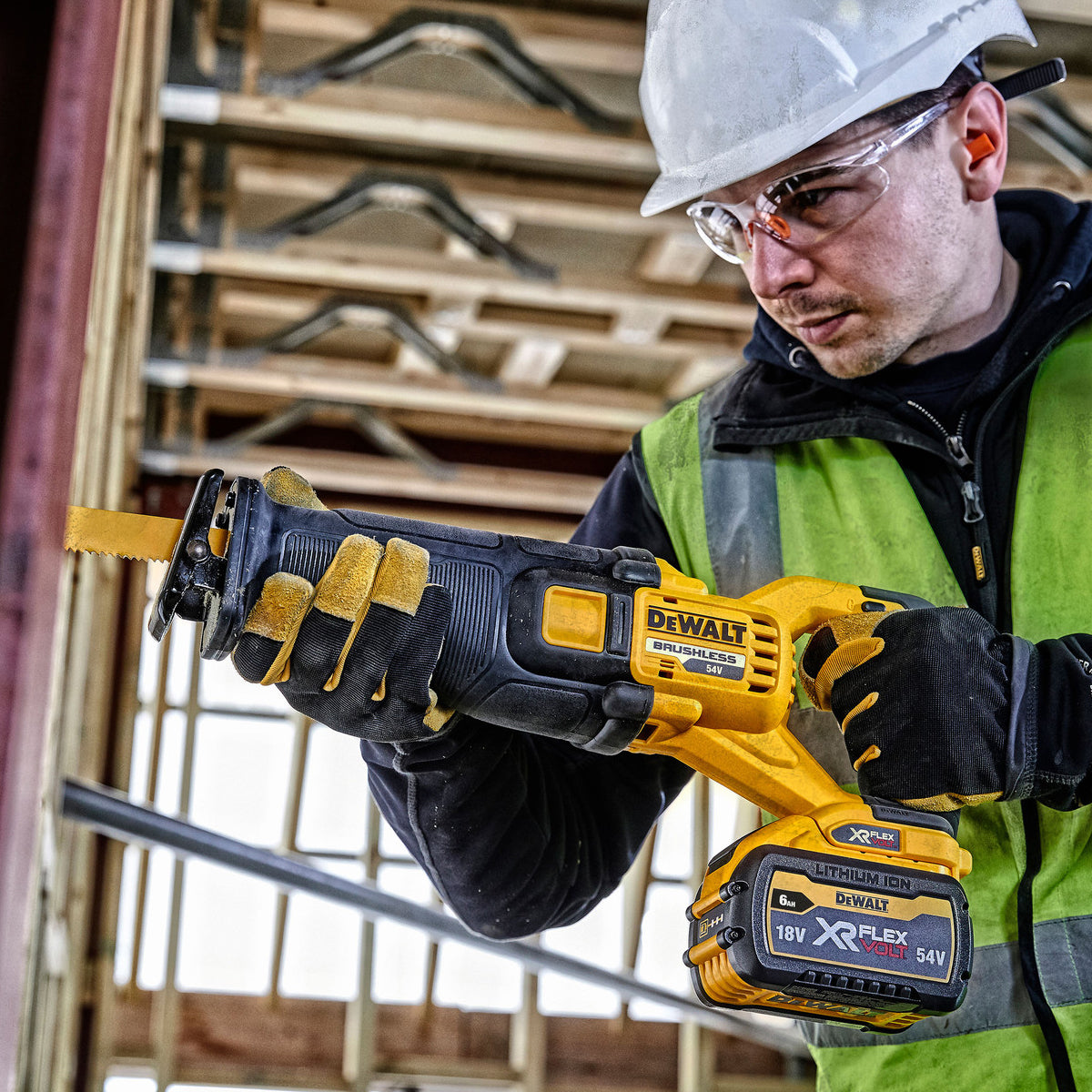 DeWalt DCS389T2-GB 54V XR FlexVolt Brushless Reciprocating Saw with 2 x 6.0Ah Batteries & Charger - MonkeyTools