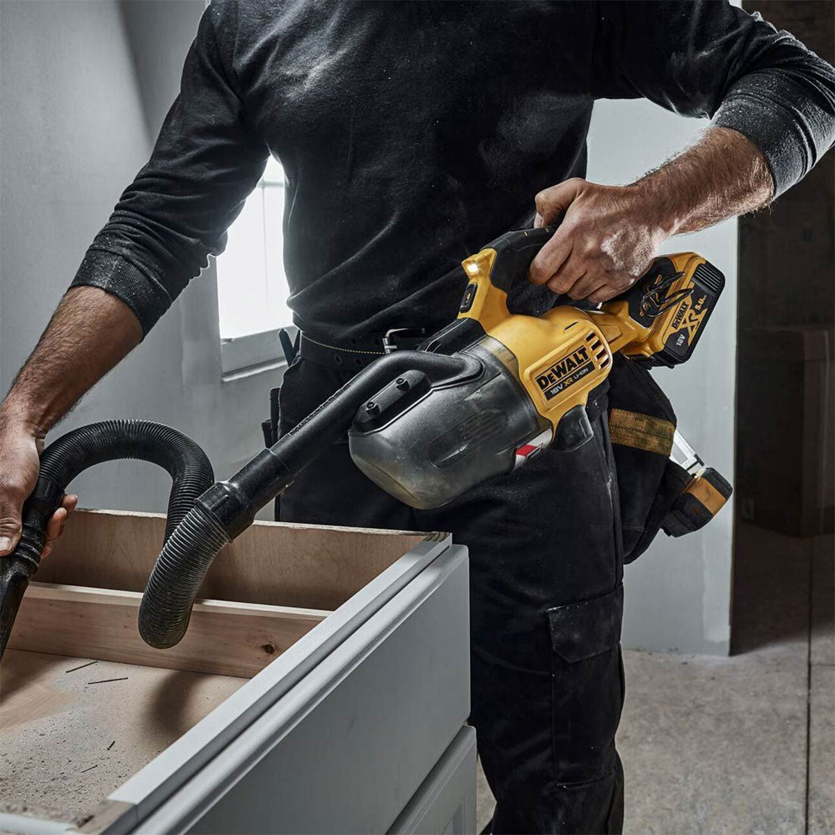 Dewalt DCV501LN-XJ 18V L-Class Stick Vacuum Cleaner Body with Bag - MonkeyTools