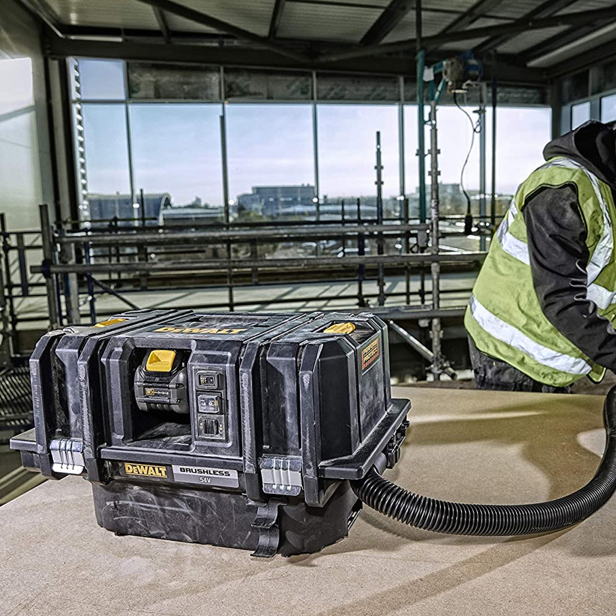 Dewalt DCV586MT2 54V Flexvolt M-Class Dust Extractor with 2 x 6.0Ah Batteries & Charger - MonkeyTools