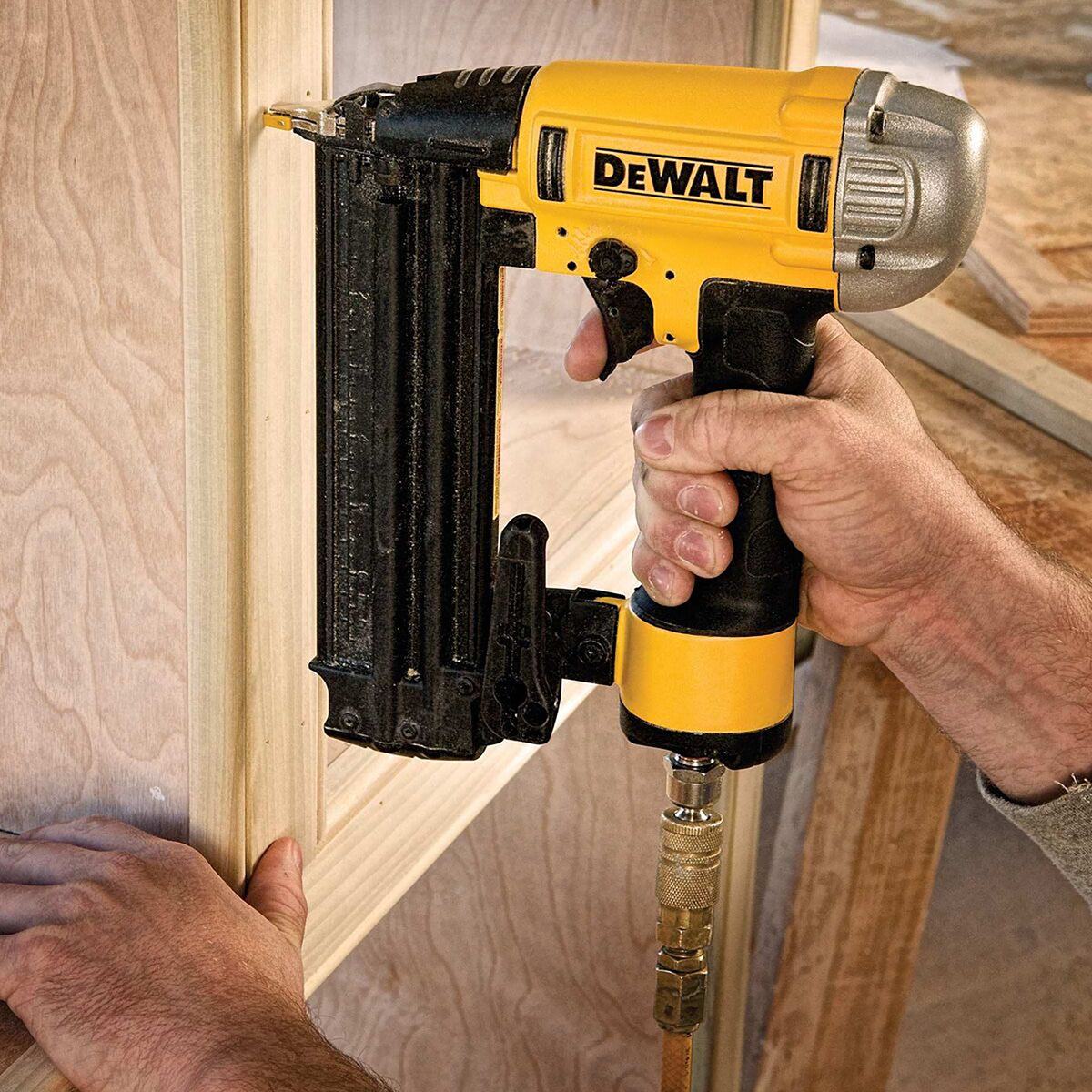 DeWalt DPN1850PP 18 Gauge 15-50mm Oil-Free Brad Nailer - MonkeyTools