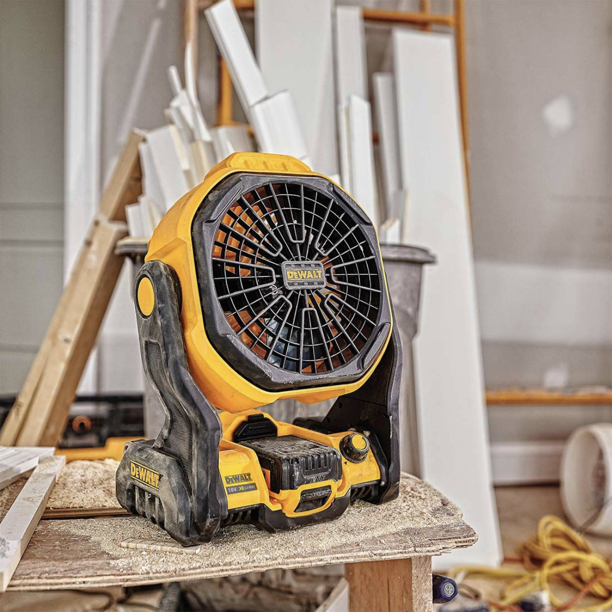 DEWALT DCE512N-XJ 18V XR CORDLESS FAN BODY ONLY - MonkeyTools
