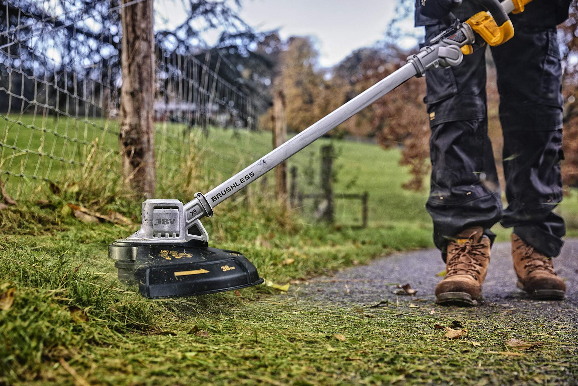 DEWALT DCMST561N-XJ 18V XR CORDLESS STRING TRIMMER BODY ONLY - MonkeyTools