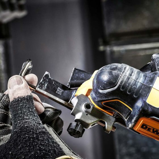 DEWALT DCS355NXL 18V XR BRUSHLESS OSCILLATING MULTI-TOOL BODY ONLY INC ACCESSORY SET - MonkeyTools