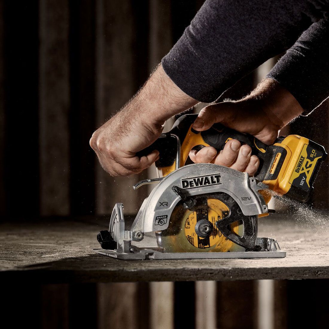 DEWALT DCS512N-XJ 12V XR 140MM CORDLESS BRUSHLESS CIRCULAR SAW BODY ONLY - MonkeyTools