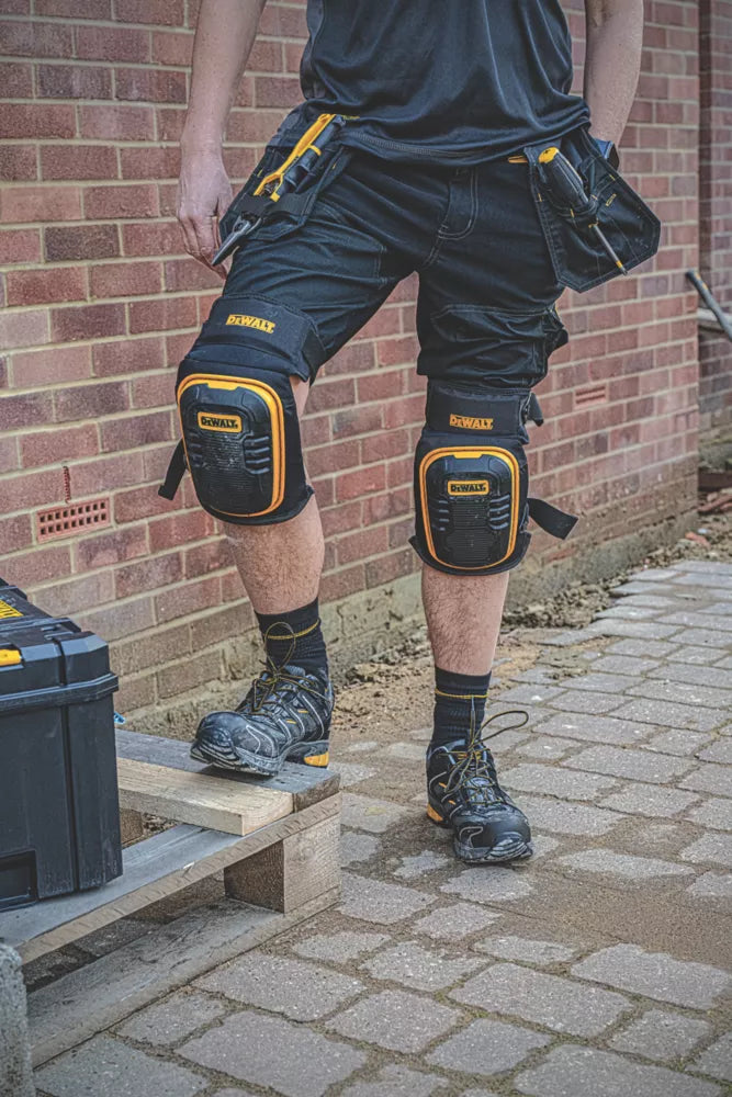 DEWALT PRO GEL SAFETY KNEE PADS WITH LEG STRAPS - MonkeyTools