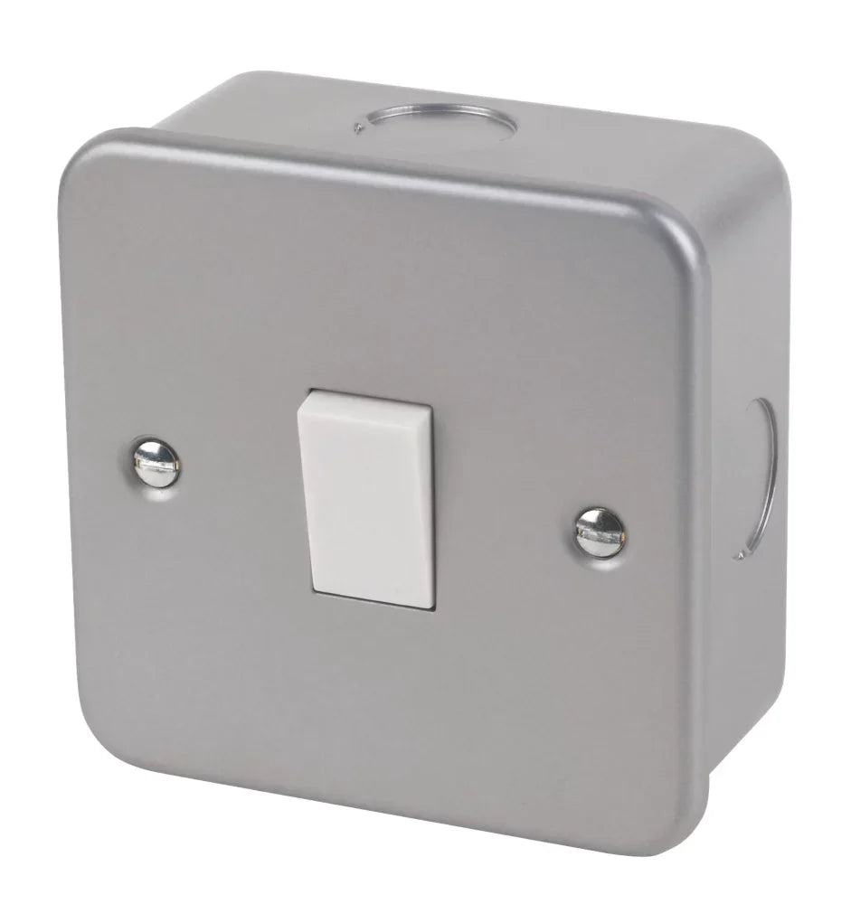 10AX 1-GANG 2-WAY METAL CLAD SWITCH WITH WHITE INSERTS - MonkeyTools