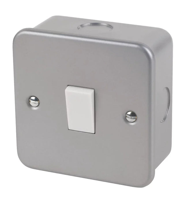 10AX 1-GANG 2-WAY METAL CLAD SWITCH WITH WHITE INSERTS - MonkeyTools