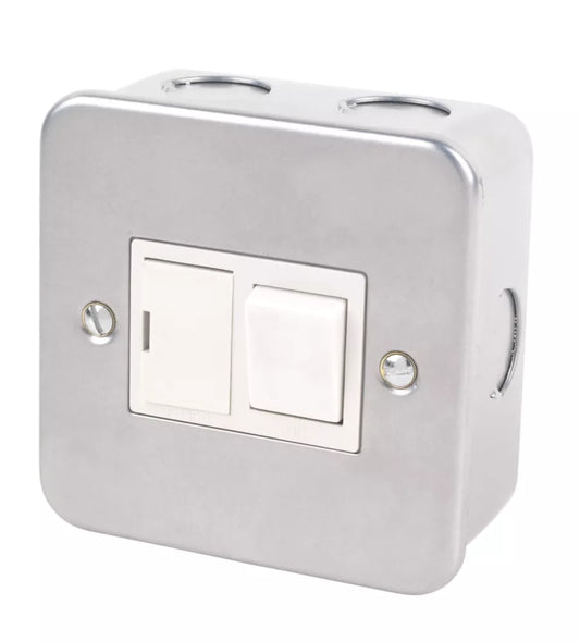 13A SWITCHED METAL CLAD FUSED SPUR & FLEX OUTLET WITH WHITE INSERTS - MonkeyTools