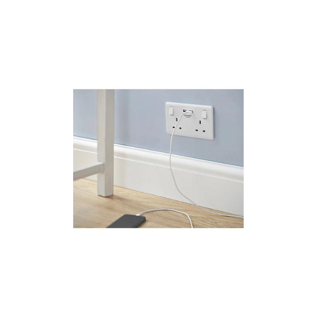 LAP 13A 2-GANG SP SWITCHED SOCKET + 3.1A 2-OUTLET TYPE A USB CHARGER WHITE - MonkeyTools