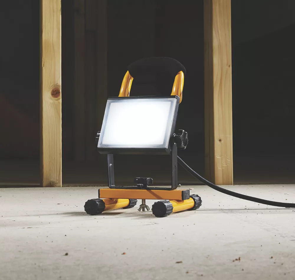LAP LED MAINS-POWERED WORK LIGHT 10W 1000LM 220-240V - MonkeyTools
