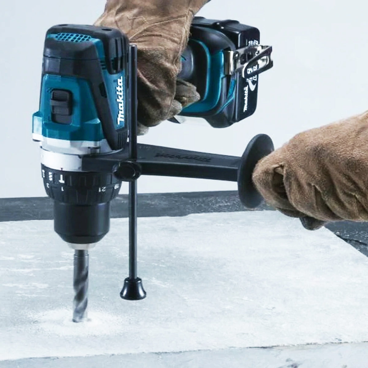 Makita MT5853TJ 18V Twin Pack 2 x 5Ah Batteries Charger & 100 Piece Drill Set - MonkeyTools