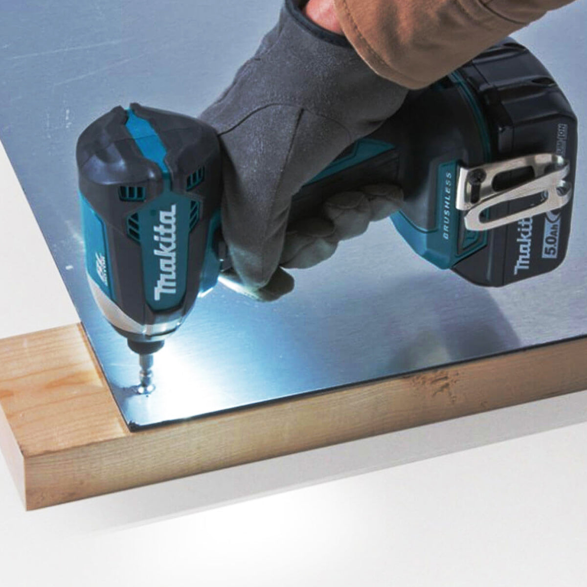 Makita MT5853TJ 18V Twin Pack 2 x 5Ah Batteries Charger & 100 Piece Drill Set - MonkeyTools