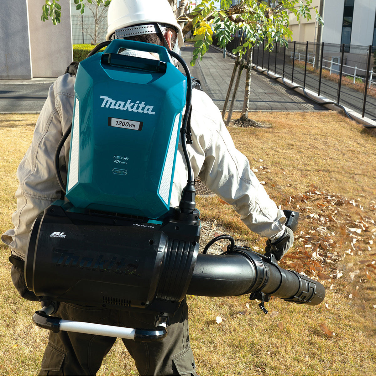 Makita UB002CX3 36V Battery Powered Backpack Blower - MonkeyTools