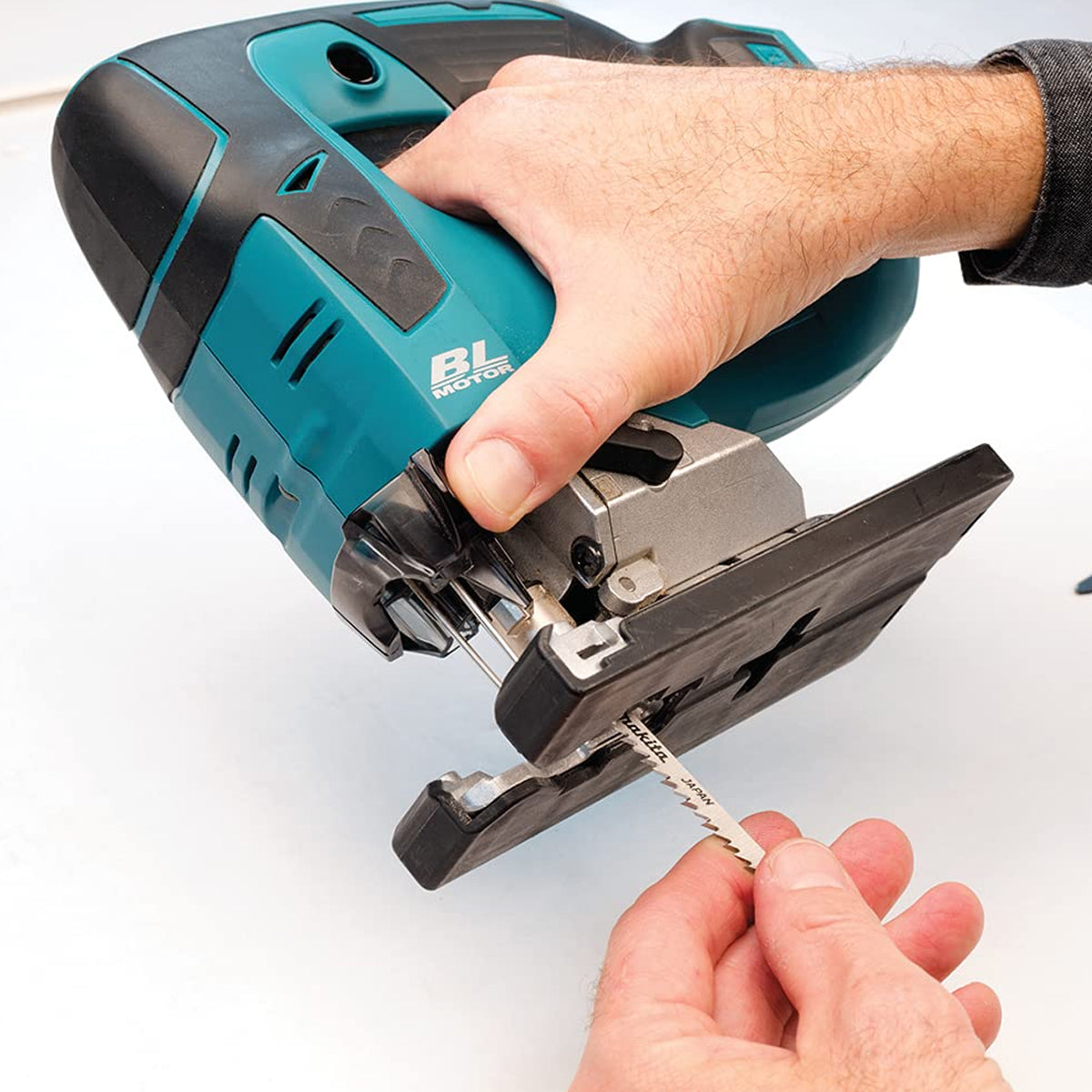 Makita DJV182Z 18V LXT Li-ion Brushless Top Handle Jigsaw Body Only - MonkeyTools