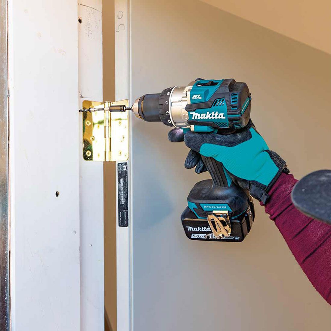 Makita 18V Brushless Twin Pack Combi Drill & Impact Driver With 2 x 4.0Ah Battery & 100 Piece Drill Set MTKIT-16184 - MonkeyTools