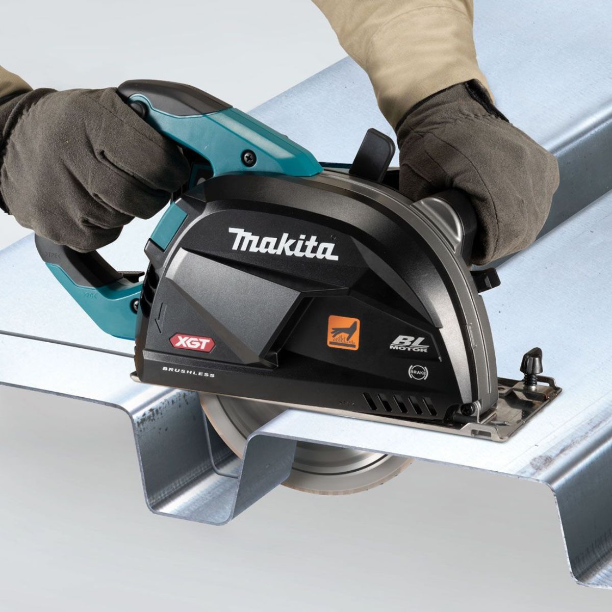 Makita CS002GZ01 40V Max XGT 185mm Brushless Metal Cutter Saw With Type 4 Case - MonkeyTools
