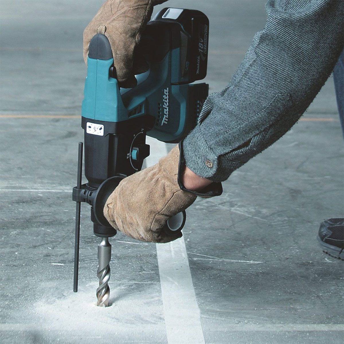 Makita DHR243RTJ 18V Brushless SDS+ Rotary Hammer Drill With 2 x 5.0Ah Battery, Charger & 3 Piece Chisel - MonkeyTools