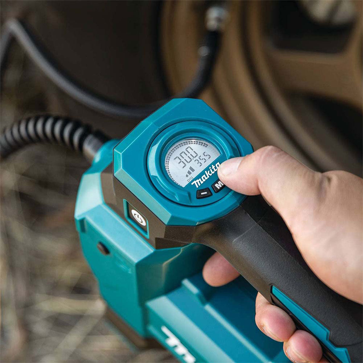 Makita DMP181Z 18V Inflator Pump with 1 x 5.0Ah Battery & Charger - MonkeyTools