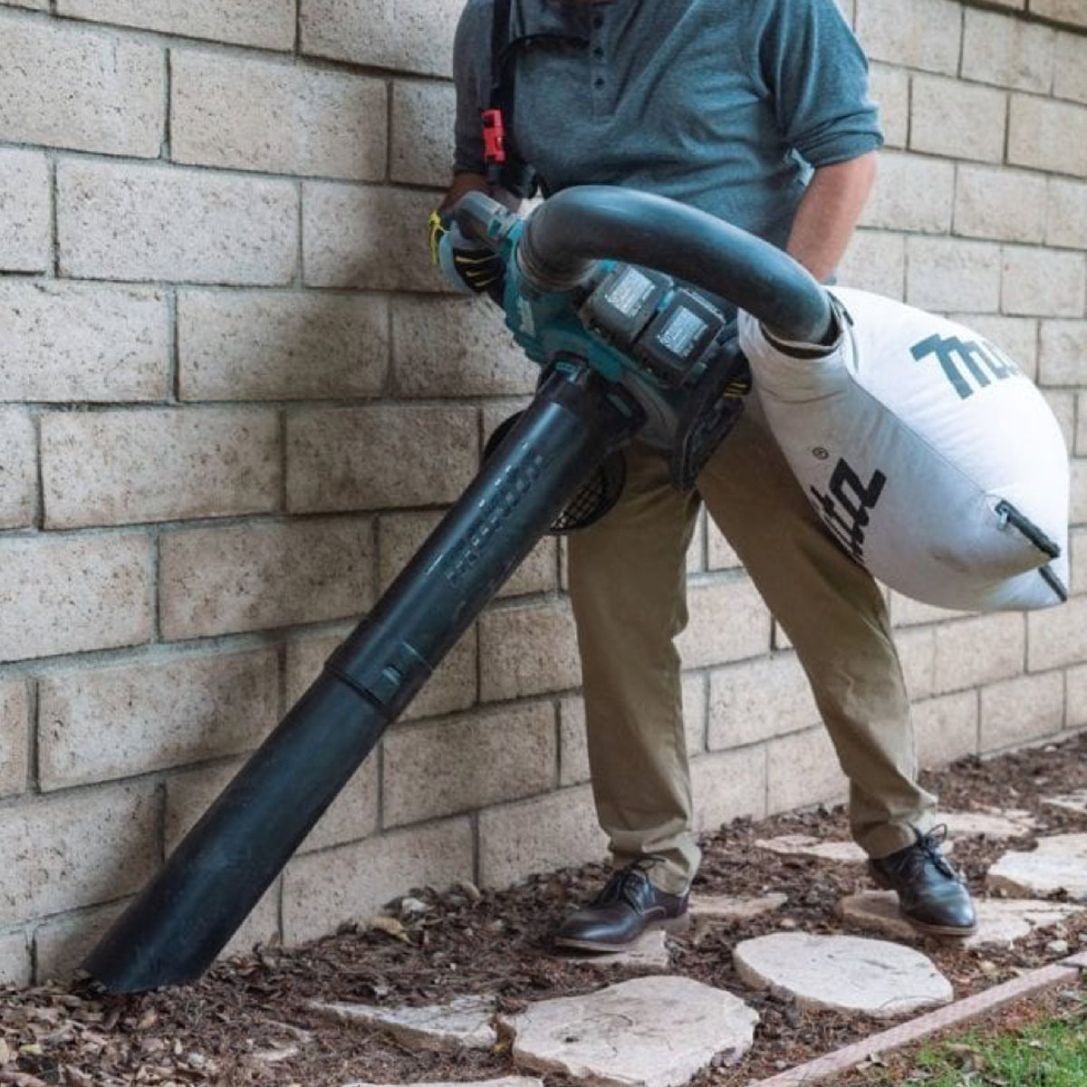 Makita DUB363PG2V 36V Brushless Leaf Blower with 2 x 6.0Ah Batteries & Charger - MonkeyTools