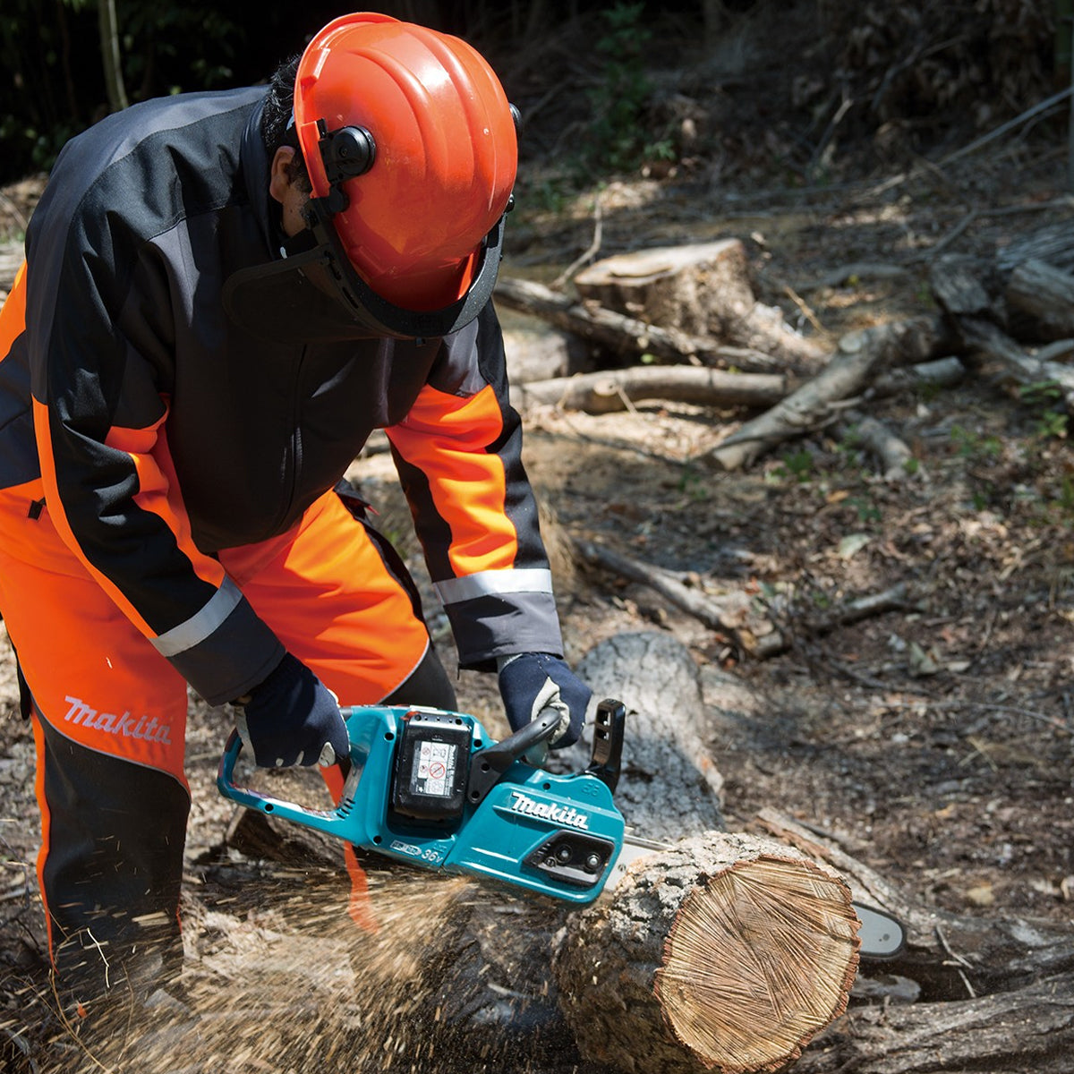 Makita DUC355PT2 36V 35cm Brushless Chainsaw With 2 x 5.0Ah Batteries & Twin Port Charger - MonkeyTools