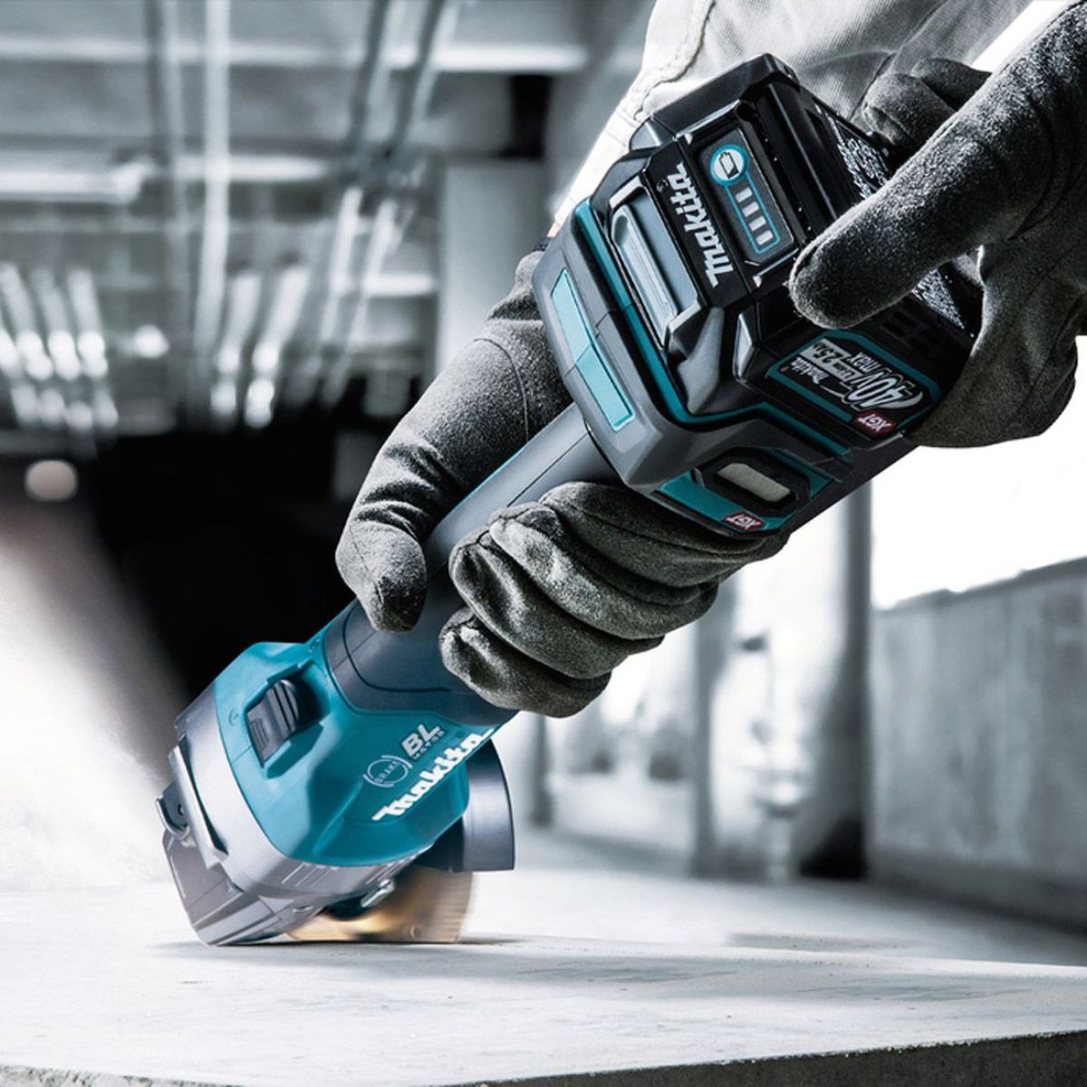 Makita GA004GZ01 40v Max XGT 115mm Brushless Angle Grinder Body Only With Carry Case - MonkeyTools