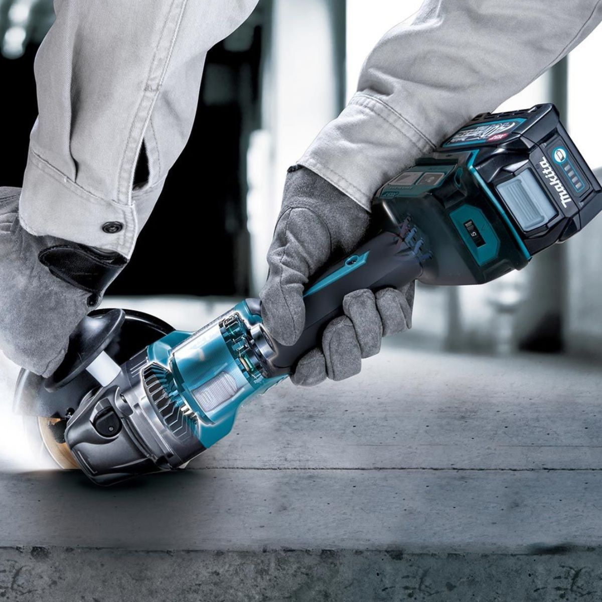 Makita GA023GZ01 40v XGT Max 125mm Brushless Angle Grinder Body Only With Carry Case - MonkeyTools