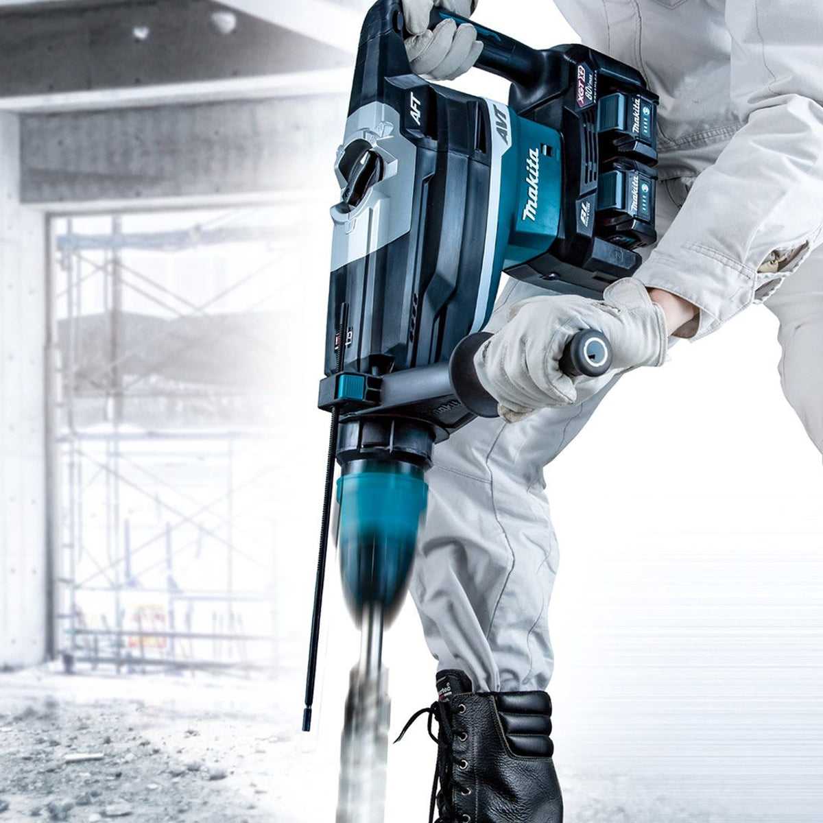 Makita HR006GD203 80V/40V XGT Brushless Demolition Hammer Drill With 2 x 2.5Ah Battery, Charger & Case - MonkeyTools
