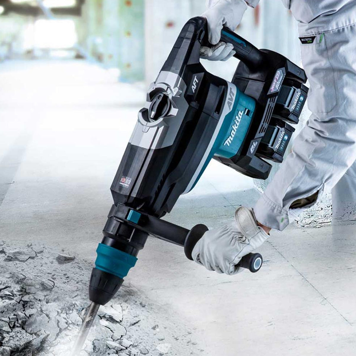 Makita HR006GD203 80V/40V XGT Brushless Demolition Hammer Drill With 2 x 2.5Ah Battery, Charger & Case - MonkeyTools