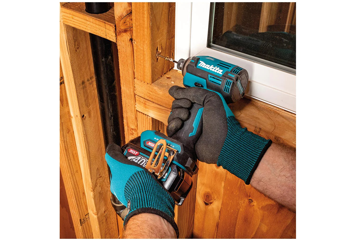 Makita TD003GZ 40V Brushless Impact Driver With 1 x 2.5Ah Battery & Charger - MonkeyTools