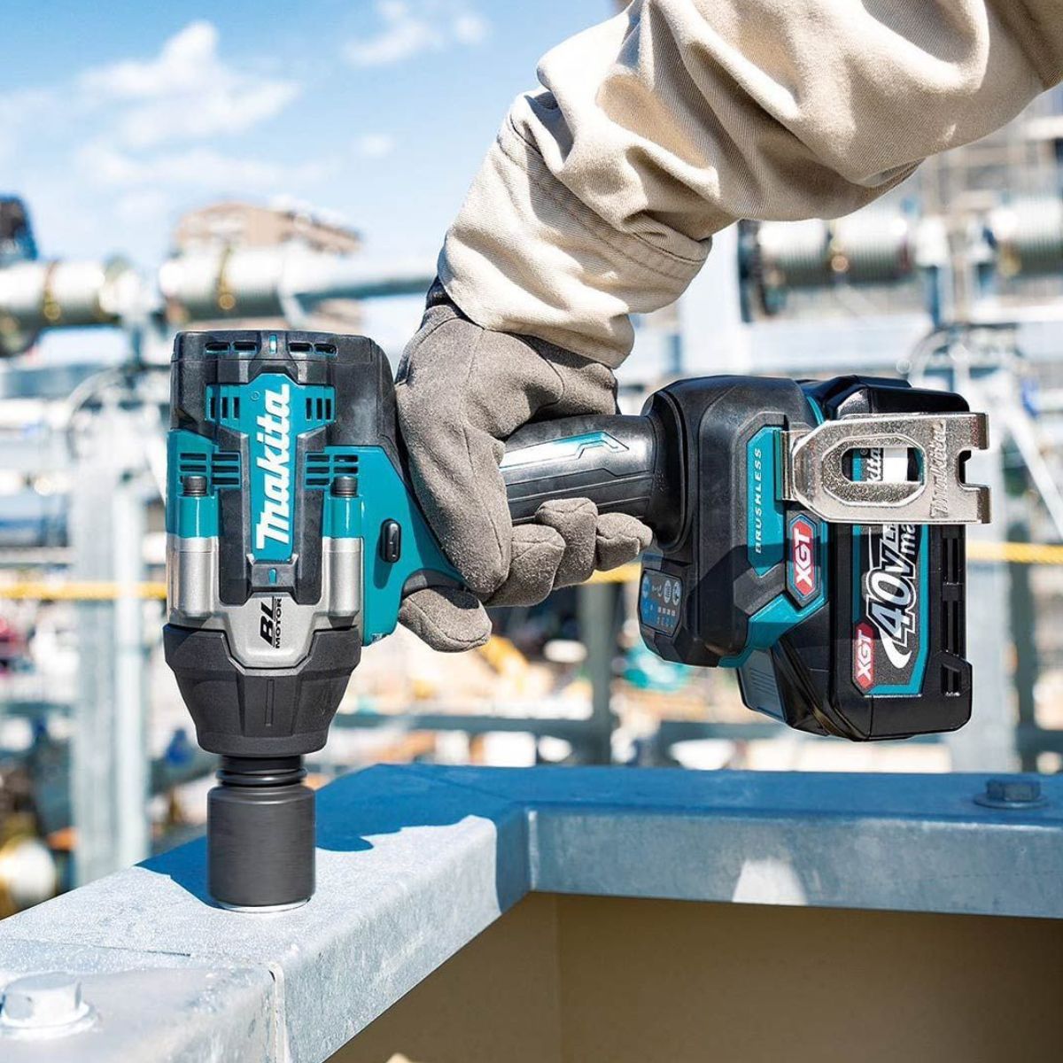 Makita TW008GZ01 40V Brushless 1/2" Impact Wrench with 1 x 2.5Ah Battery Charger & Case - MonkeyTools