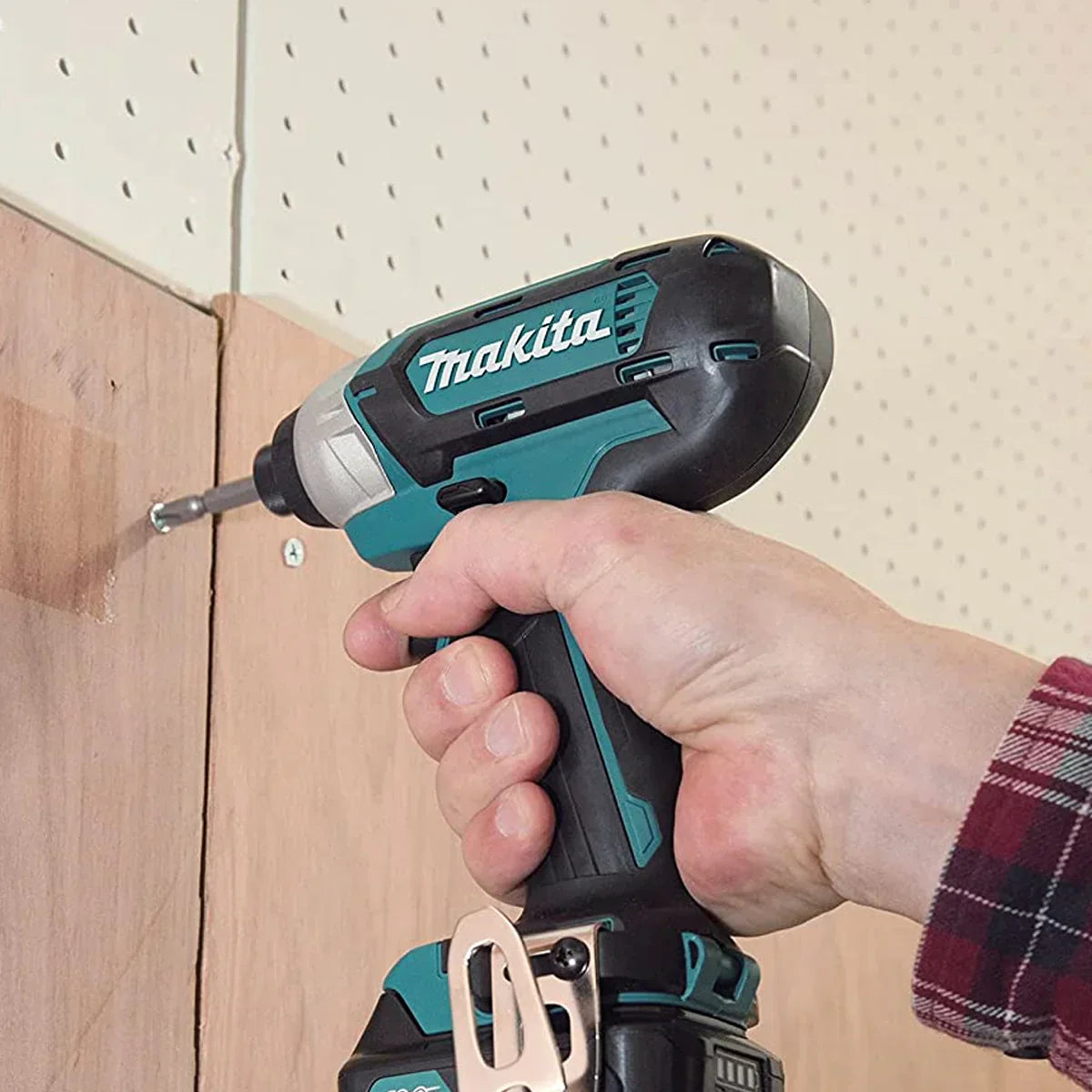 MAKITA CLX224AJ 10.8V / 12V MAX CXT SLIDE DRILL DRIVER/IMPACT DRIVER TWIN KIT INC 2X 2.0AH BATTS - MonkeyTools