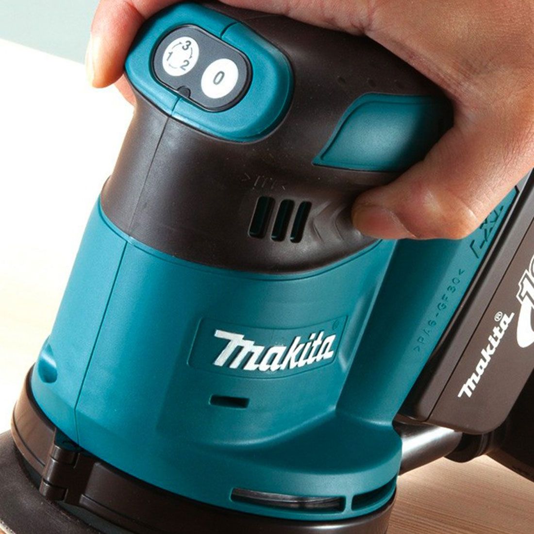 MAKITA DBO180ZJ 18V LXT 125MM RANDOM ORBIT SANDER BODY ONLY IN MAKPAC CARRY CASE - MonkeyTools