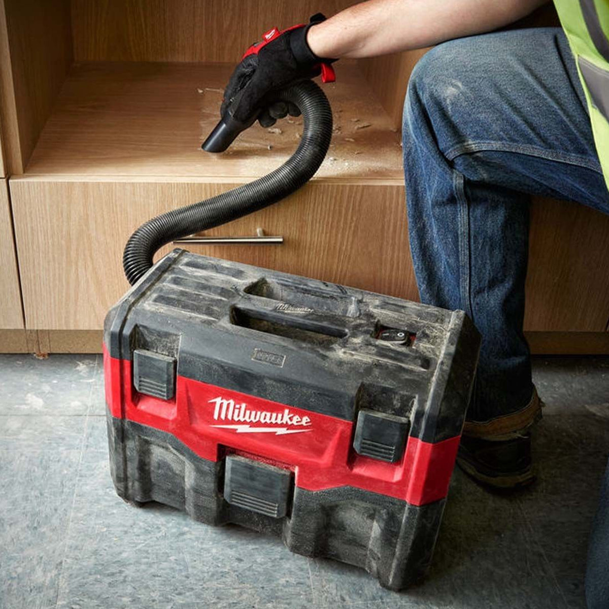 Milwaukee M18VC2-0 18V Wet Dry Vacuum 2nd Generation with 1 x 5.0Ah Battery & Charger - MonkeyTools