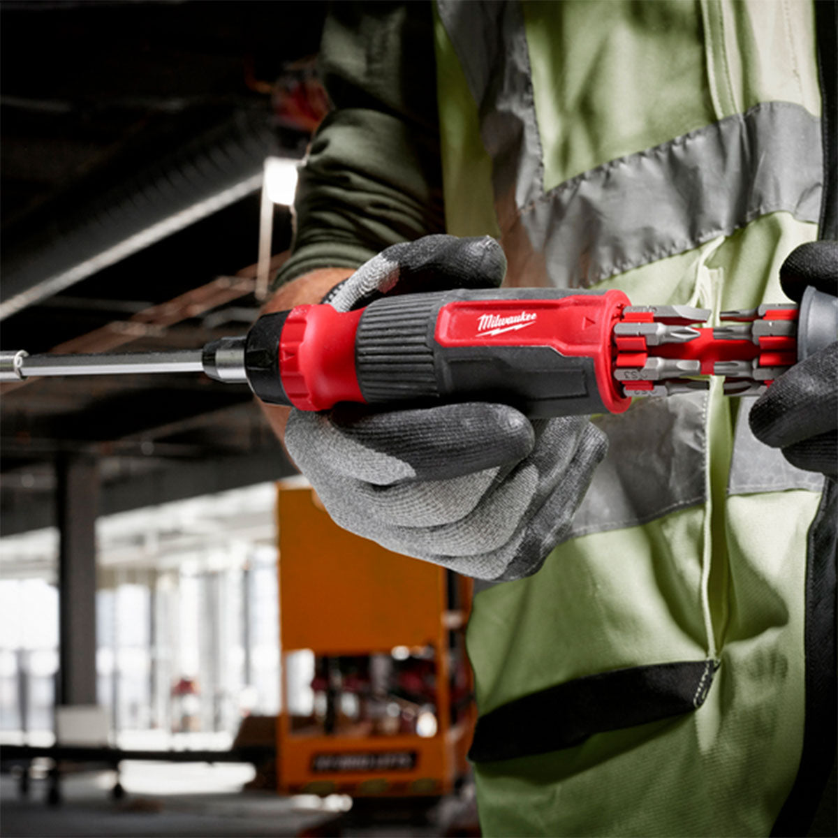 Milwaukee 14-In-1 Ratchet Multi-Bit Screwdriver 4932480582 - MonkeyTools