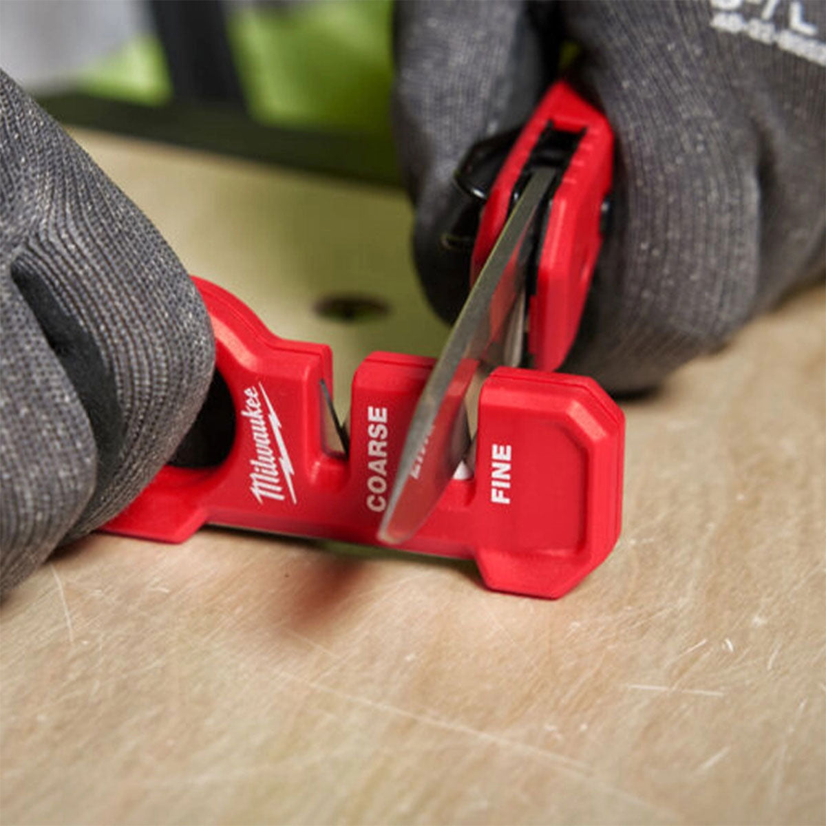 Milwaukee Compact Knife Sharpener 4932478562 - MonkeyTools