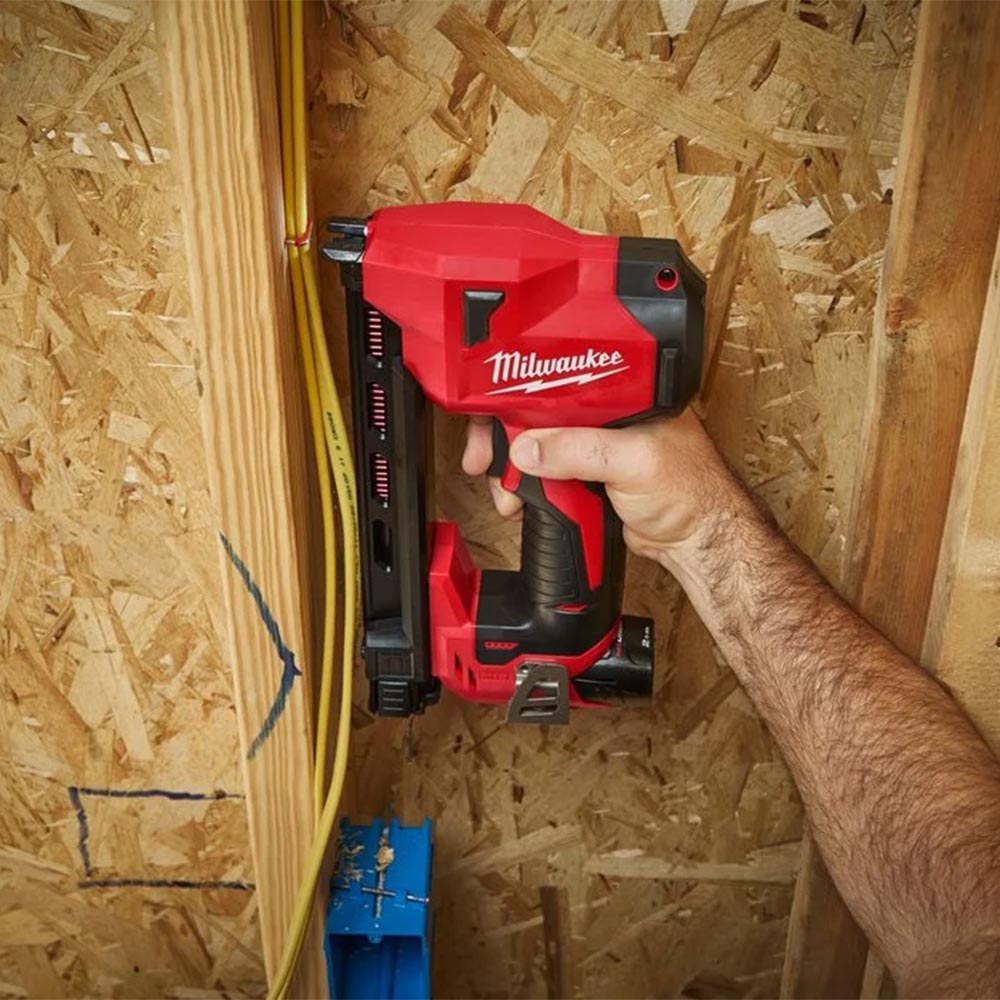 Milwaukee M12 BCST-0 12V Cable Stapler with 1 x 4.0Ah Battery - MonkeyTools