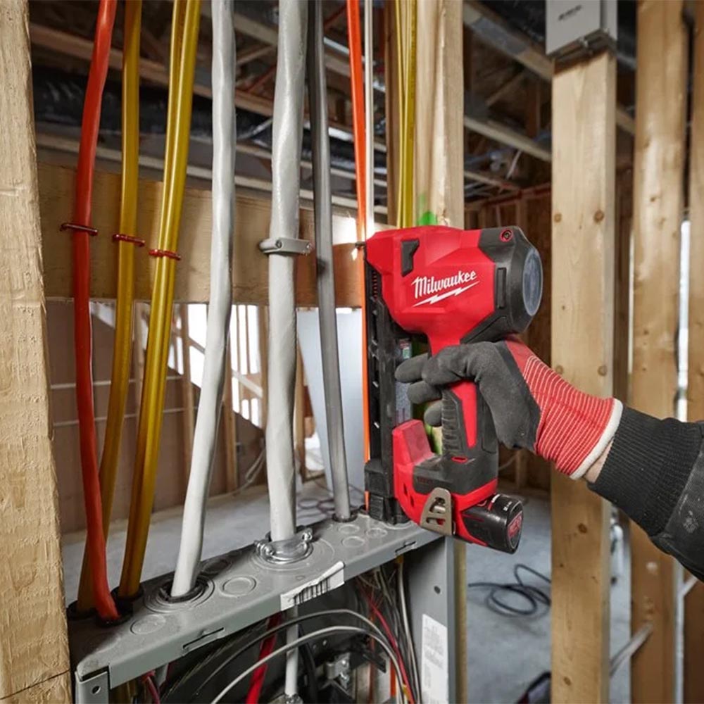 Milwaukee M12 BCST-0 12V Cable Stapler with 2 x 4.0Ah Batteries & Charger in Bag - MonkeyTools