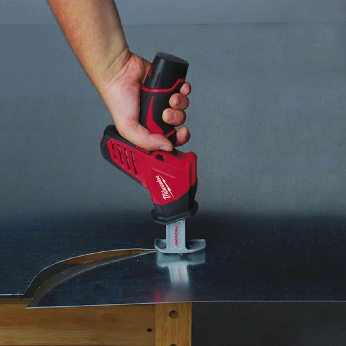 Milwaukee M12C12HZ-0 12V Hackzall Reciprocating Saw with 1 x 2.0Ah Battery Charger & Bag - MonkeyTools