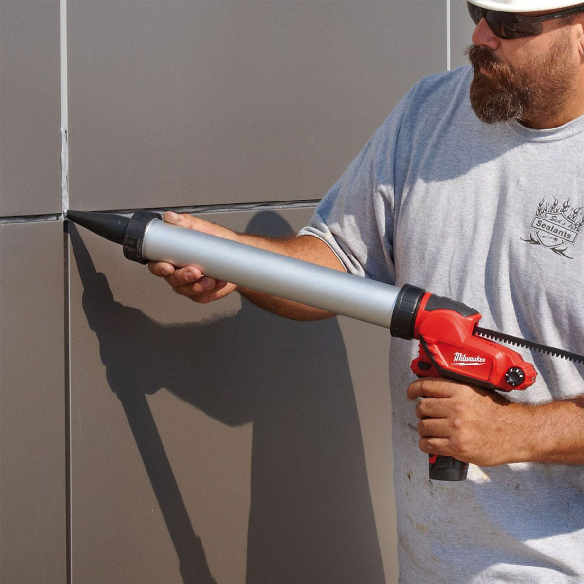 Milwaukee M12PCG/600A-201B 12V Caulking Gun with 1 x 2.0Ah Battery, Charger & Bag 4933448764 - MonkeyTools