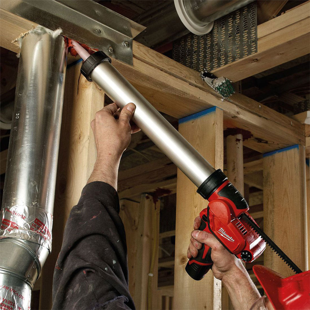 Milwaukee M12PCG/600A-201B 12V Caulking Gun with 1 x 2.0Ah Battery, Charger & Bag 4933448764 - MonkeyTools
