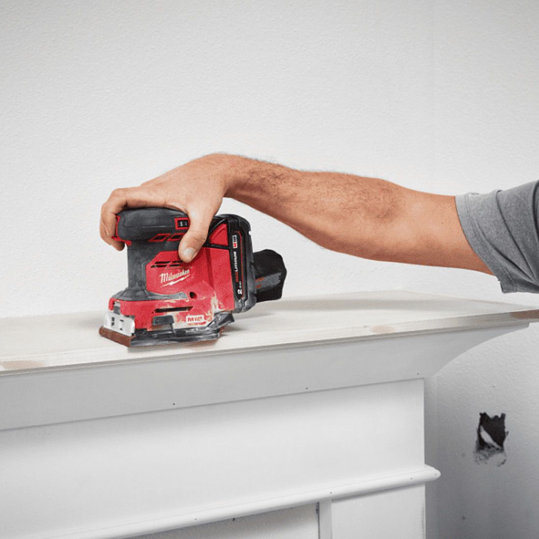 Milwaukee M18BQSS-0 18V Sheet Sander with 1 x 5.0Ah Battery & Charger - MonkeyTools