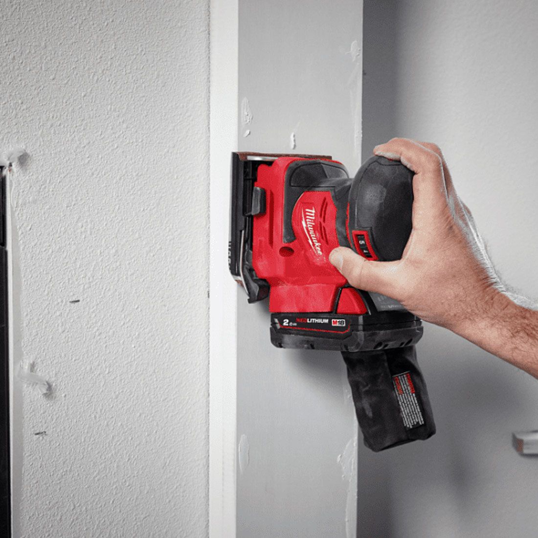 Milwaukee M18BQSS-0 18V Sheet Sander with 1 x 5.0Ah Battery & Charger - MonkeyTools