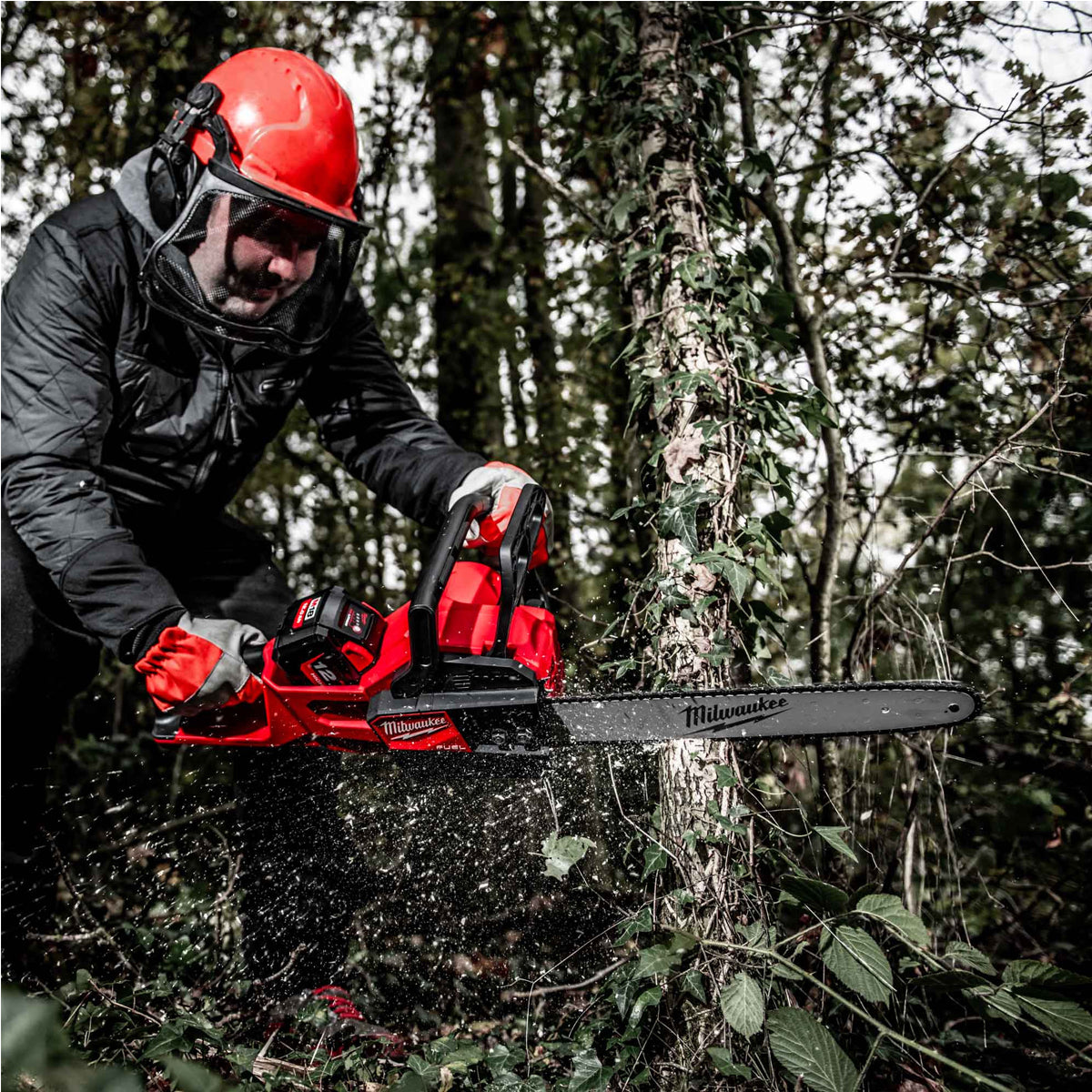 Milwaukee M18FCHSC-0 18V Fuel Brushless Chainsaw with 1 x 5.0Ah Battery & Charger - MonkeyTools