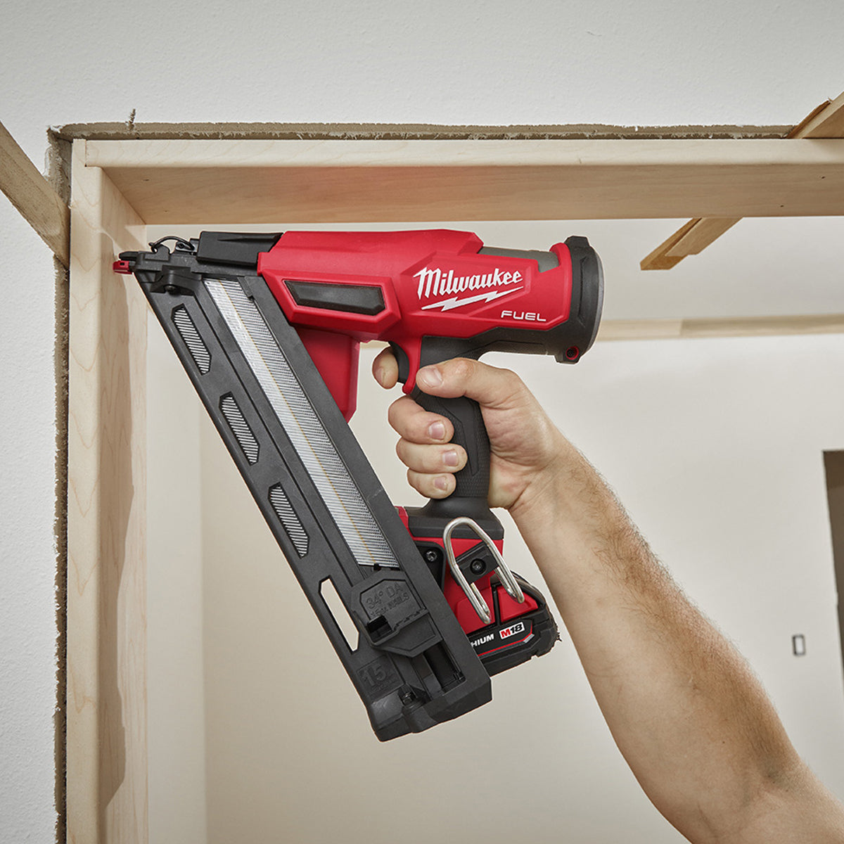 Milwaukee M18FN15GA-0 18V Brushless Angled Finish Nailer 15Ga with 2 x 5.0Ah Battery - MonkeyTools